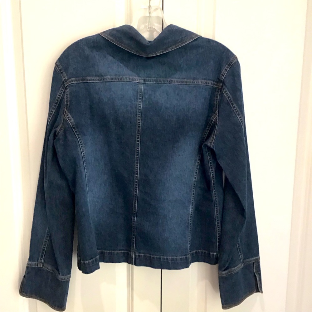 Harold’s Jacket - Picture 2 of 6